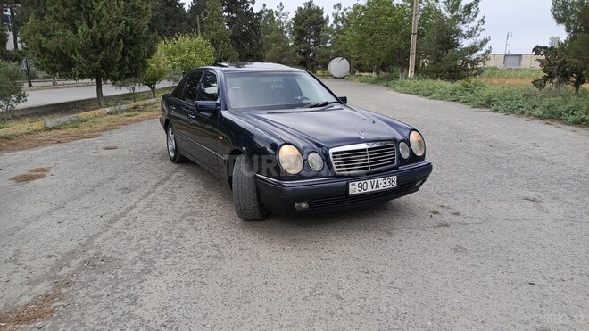 Mercedes E 240 1998, 308,000 km - 2.4 l - Salyan