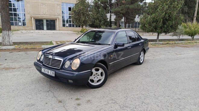 Mercedes E 240 1998, 308,000 km - 2.4 l - Salyan