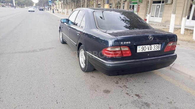 Mercedes E 240 1998, 308,000 km - 2.4 l - Salyan