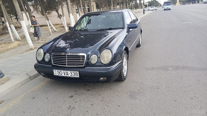 Mercedes E 240 1998, 308,000 km - 2.4 l - Salyan