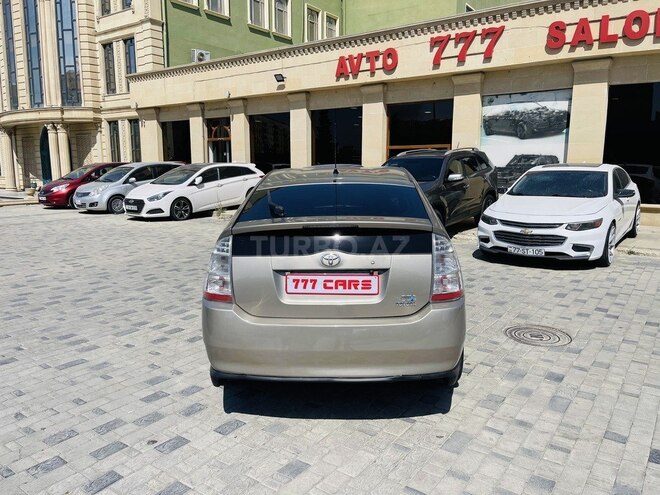 Toyota Prius-7