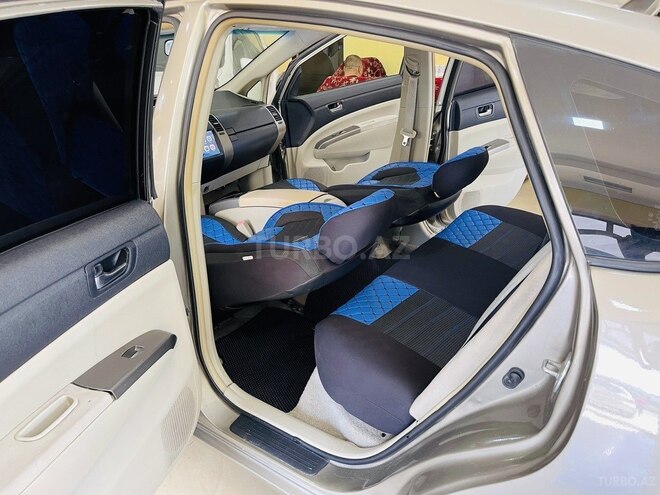 Toyota Prius-13