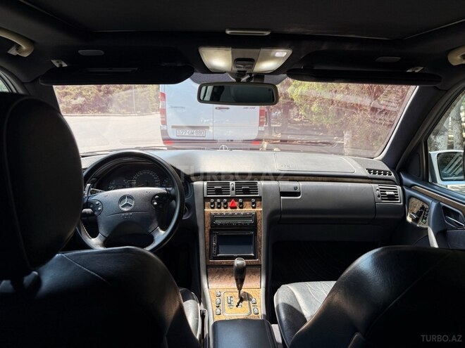 Mercedes E 320 2001, 223,200 km - 3.2 l - Bakı