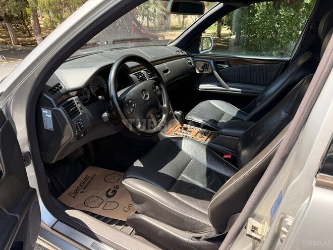 Mercedes E 320 2001, 223,200 km - 3.2 l - Bakı