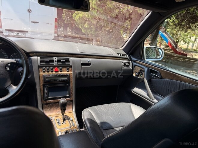 Mercedes E 320 2001, 223,200 km - 3.2 l - Bakı
