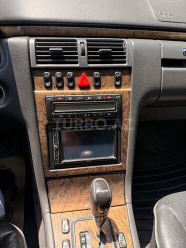 Mercedes E 320 2001, 223,200 km - 3.2 l - Bakı