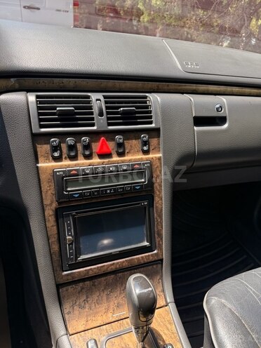 Mercedes E 320 2001, 223,200 km - 3.2 l - Bakı