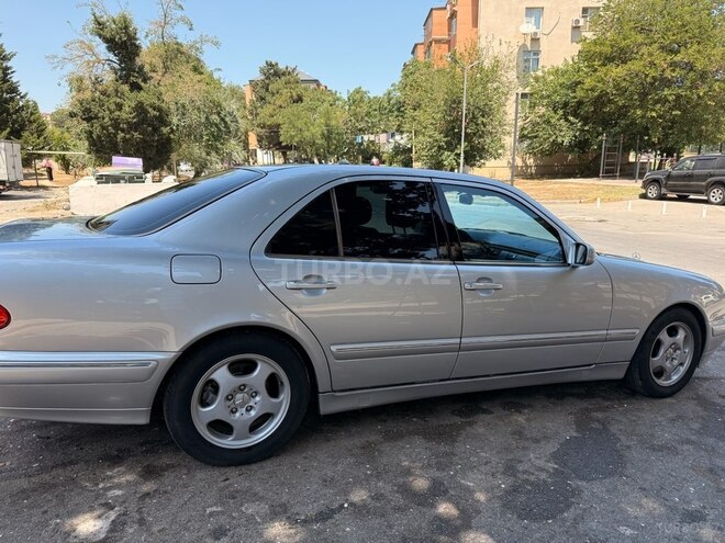 Mercedes E 320 2001, 223,200 km - 3.2 l - Bakı