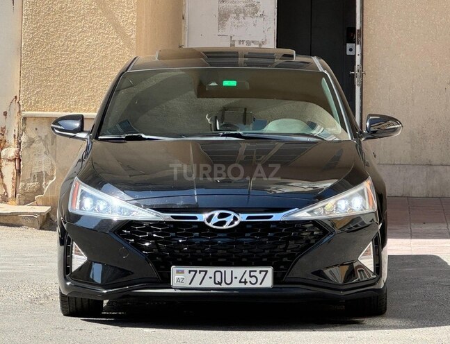 Hyundai Elantra-1