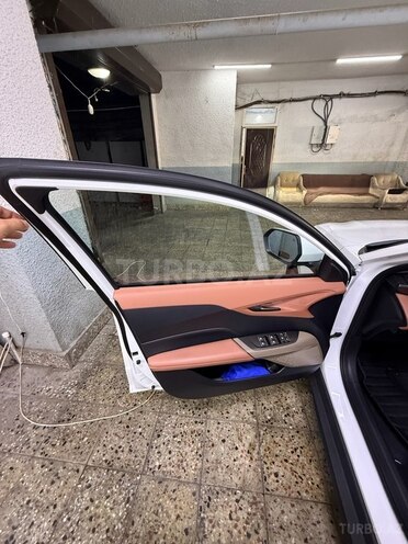 Changan Qiyuan A05 2025, 10,000 km - 1.5 l - Bakı