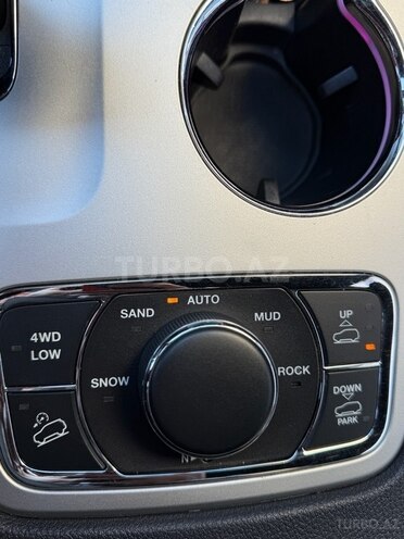 Jeep Grand Cherokee-10
