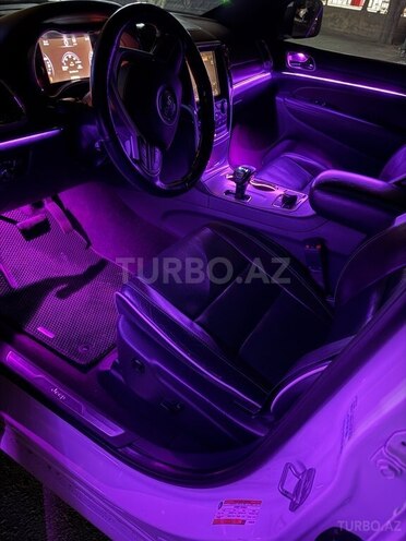 Jeep Grand Cherokee-15