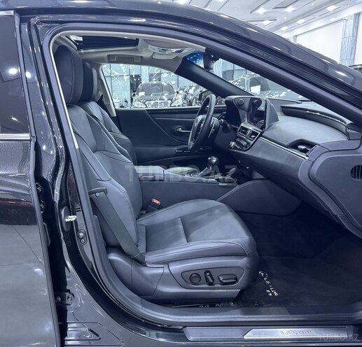 Lexus ES 300h 2022, 65,300 km - 2.5 l - Bakı