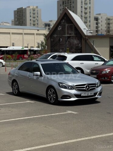 Mercedes E 220 d-3