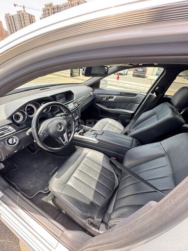 Mercedes E 220 d-11