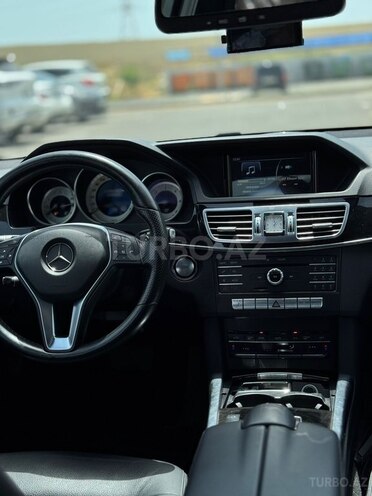 Mercedes E 220 d-8