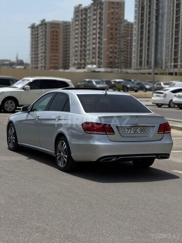 Mercedes E 220 d-6