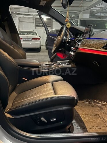 BMW 530-8