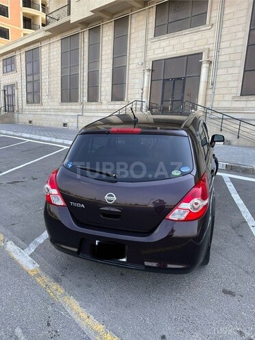 Nissan Tiida-4