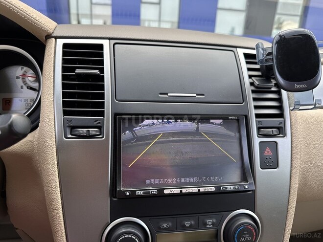 Nissan Tiida-6