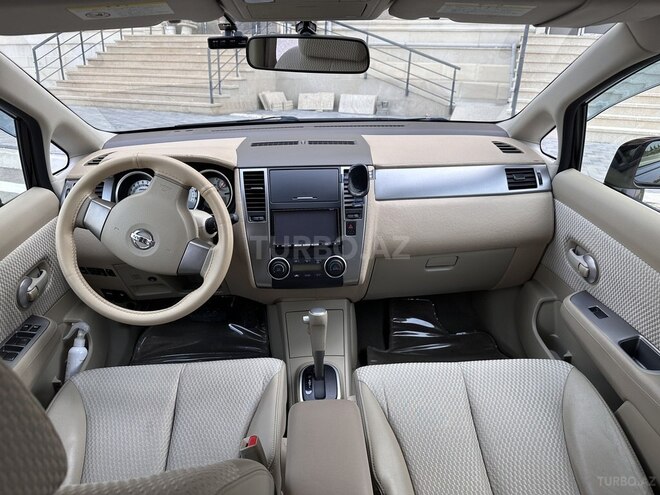 Nissan Tiida-5