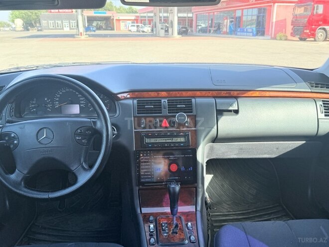 Mercedes E 220 d 2001, 409,000 km - 2.2 l - Bakı