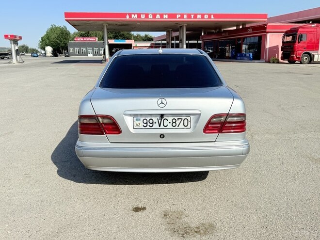 Mercedes E 220 d 2001, 409,000 km - 2.2 l - Bakı