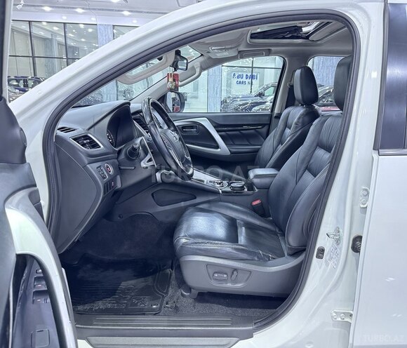 Mitsubishi Pajero Sport-11
