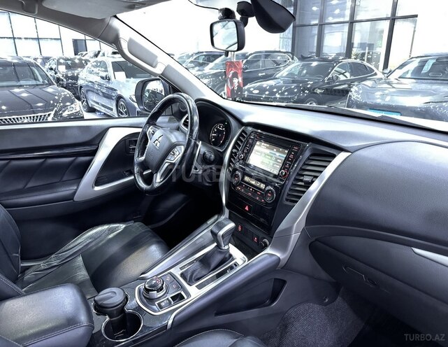 Mitsubishi Pajero Sport-10