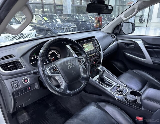 Mitsubishi Pajero Sport-9
