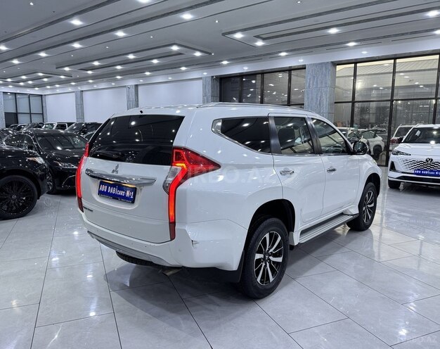 Mitsubishi Pajero Sport-5