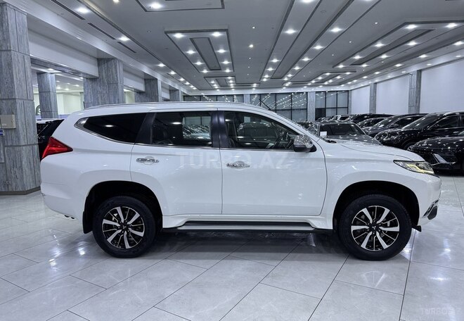 Mitsubishi Pajero Sport-4
