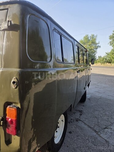 UAZ 452-4