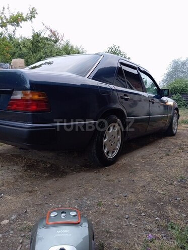 Mercedes E 200 1990, 250,000 km - 2.0 l - Masallı