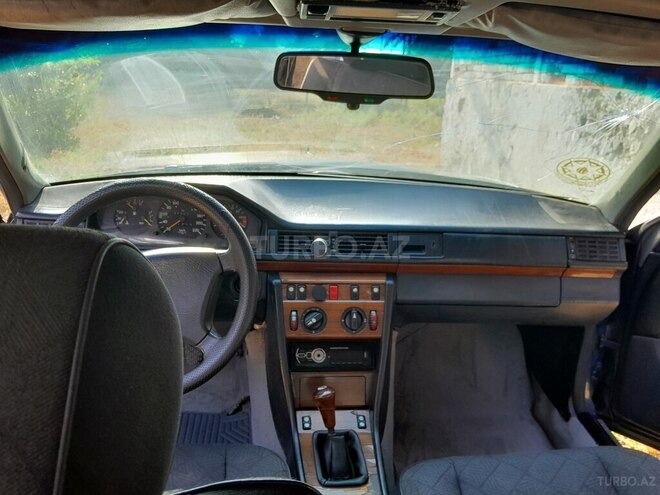 Mercedes E 200 1990, 250,000 km - 2.0 l - Masallı