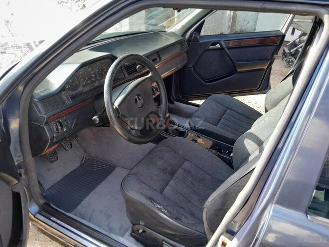 Mercedes E 200 1990, 250,000 km - 2.0 l - Masallı