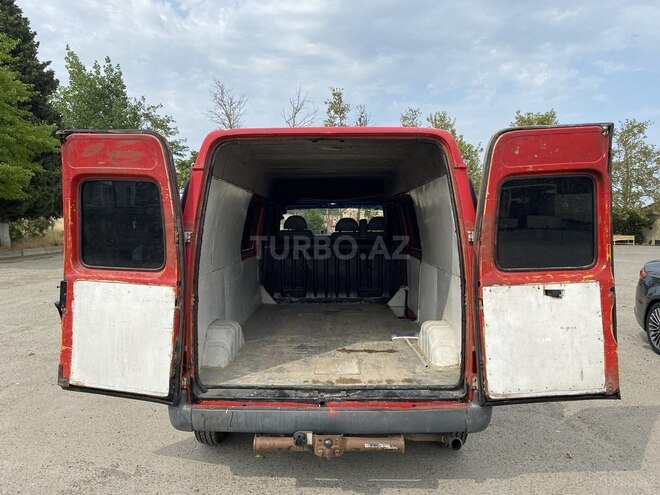 Ford Transit-6