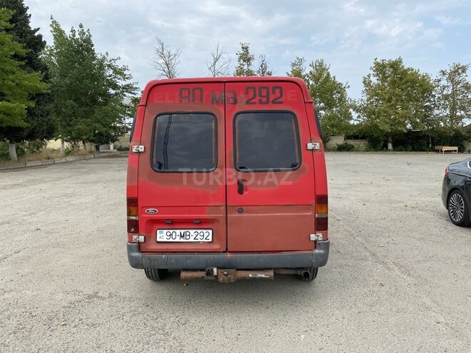 Ford Transit-7