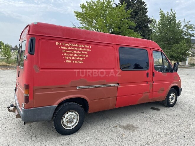 Ford Transit-8