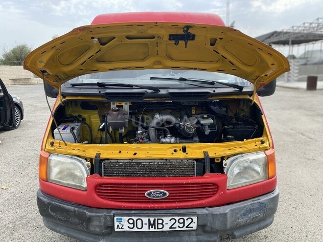 Ford Transit-2