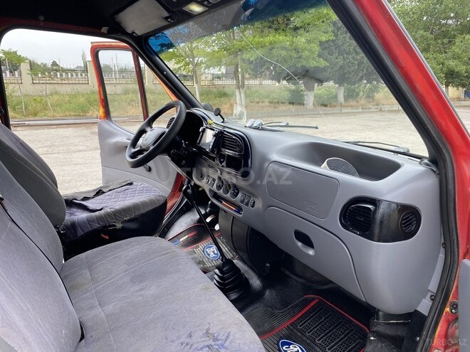 Ford Transit-10
