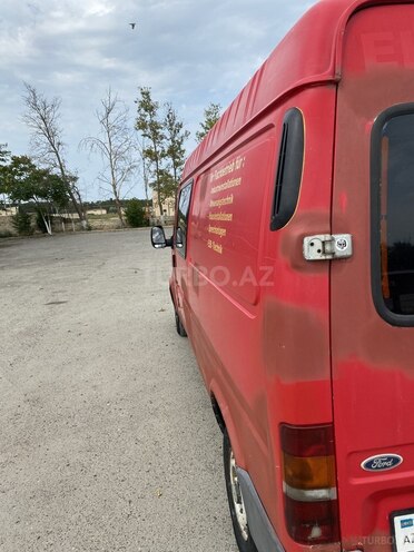 Ford Transit-4