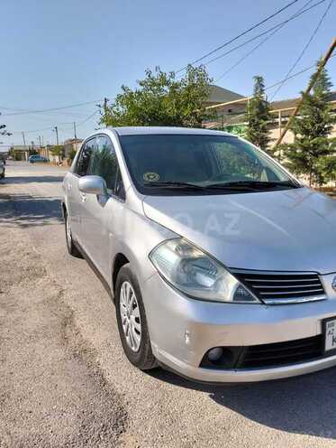 Nissan Tiida-4