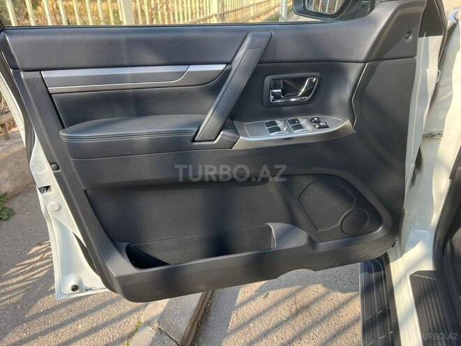Mitsubishi Pajero 2015, 101,000 km - 3.8 л - Bakı