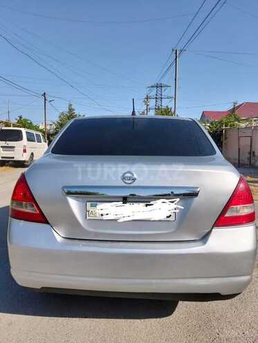 Nissan Tiida-6