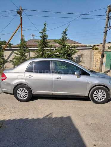 Nissan Tiida-10