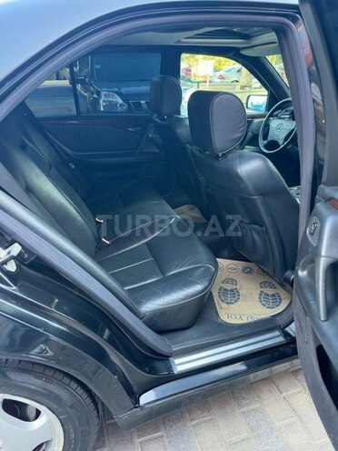 Mercedes E 280-13
