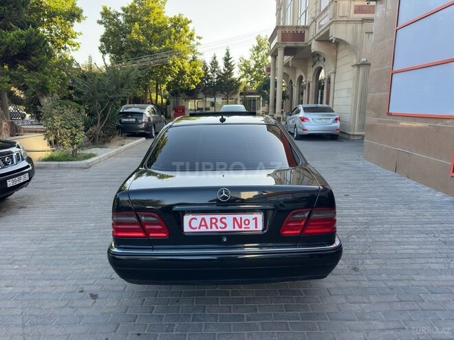 Mercedes E 280-10