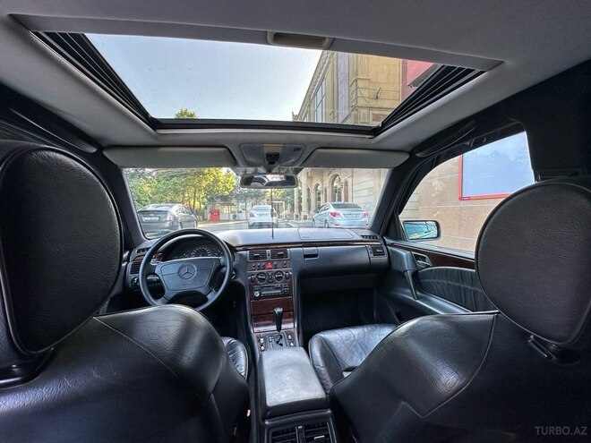 Mercedes E 280-15