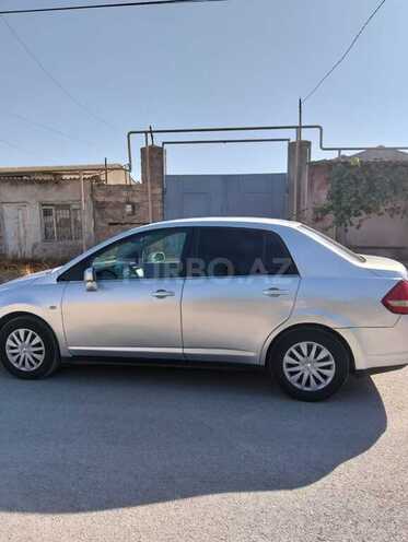 Nissan Tiida-16